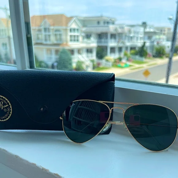 Ray-Ban | Accessories | Ray Bans Aviator Gold Sunglasses  display picture 2